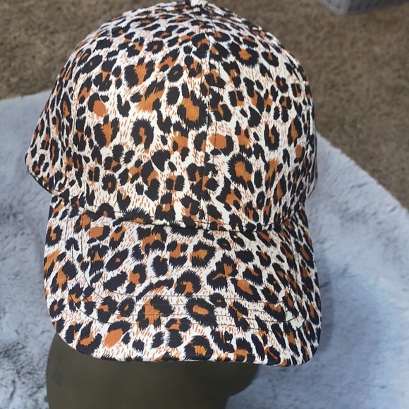 Leaopard Print Hat - Picture 2 of 5